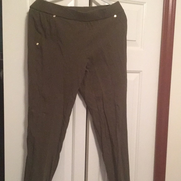 Size8 olive pant - Picture 1 of 4